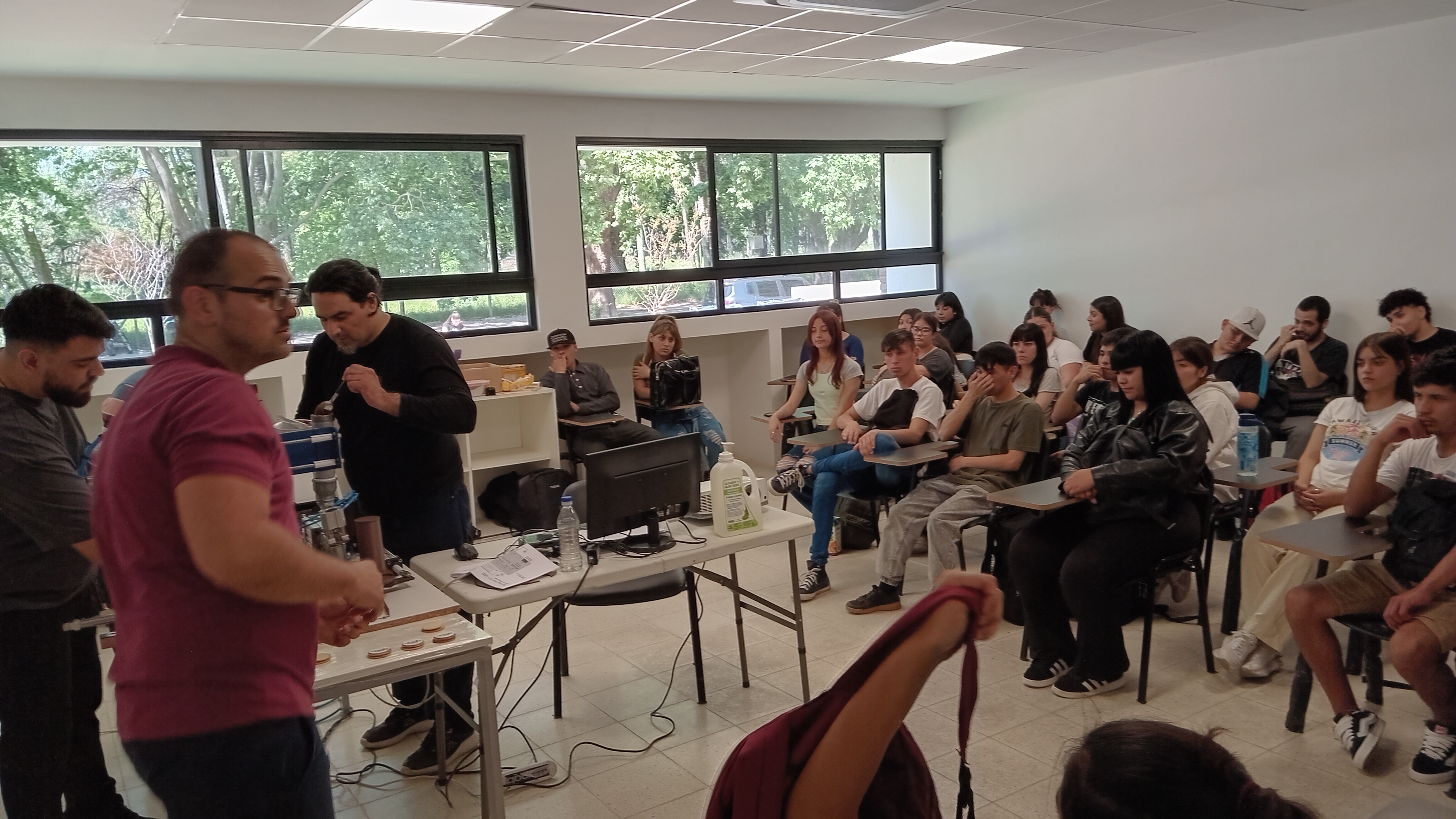 Clase de Domótica en la UNAB